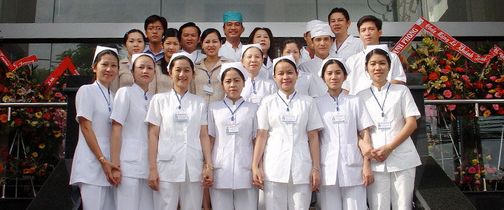 Đội ngũ y tế của phòng kham.