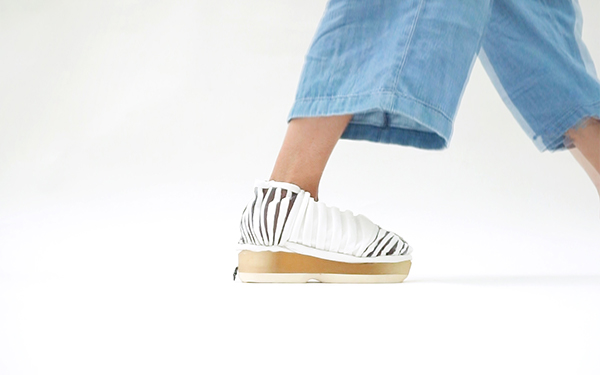 Automatic Shoe: Future of Moving Textiles