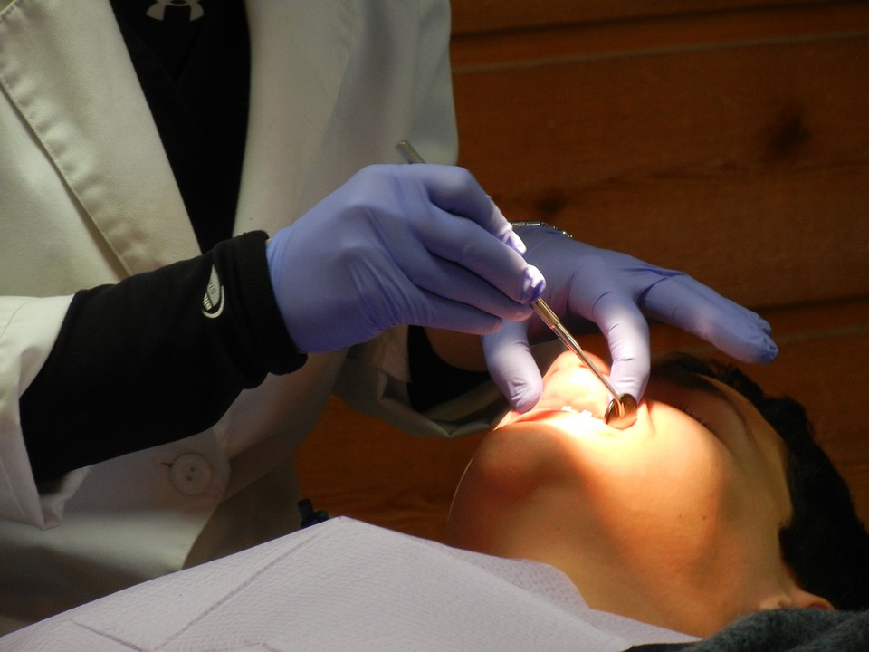 orthodontist-287285_960_720