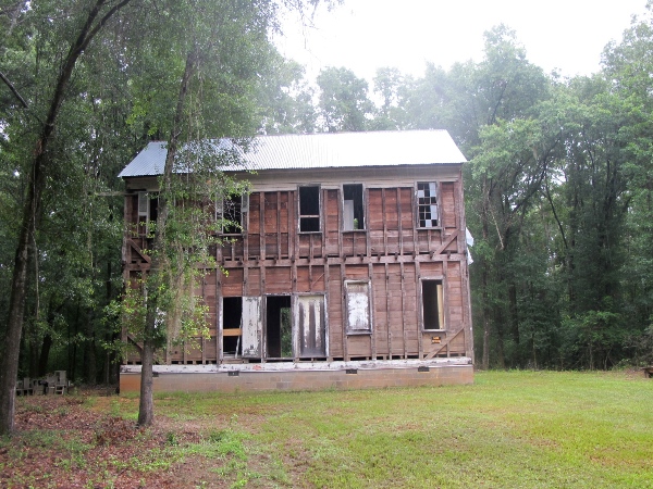 Molette House Front Before Move LG Squared Inc