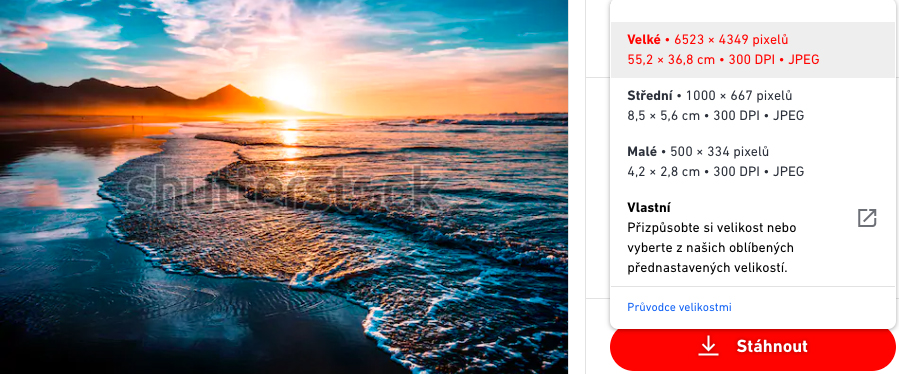 Fotografie pláže, kterou jsme našli na Shutterstocku. U fotky jsou tři různé velikosti, ve kterých ji lze stáhnout.