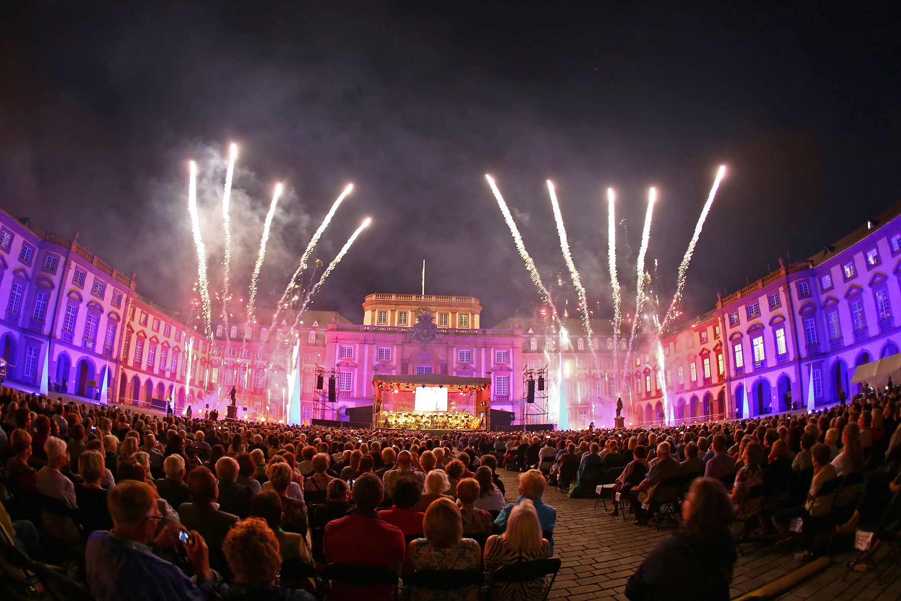 Schloss In Flammen Schwetzingen
