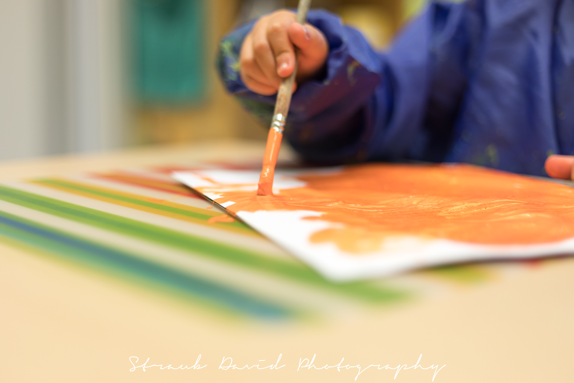 sunflower montessori crèche Luxembourg child hand painting artwork