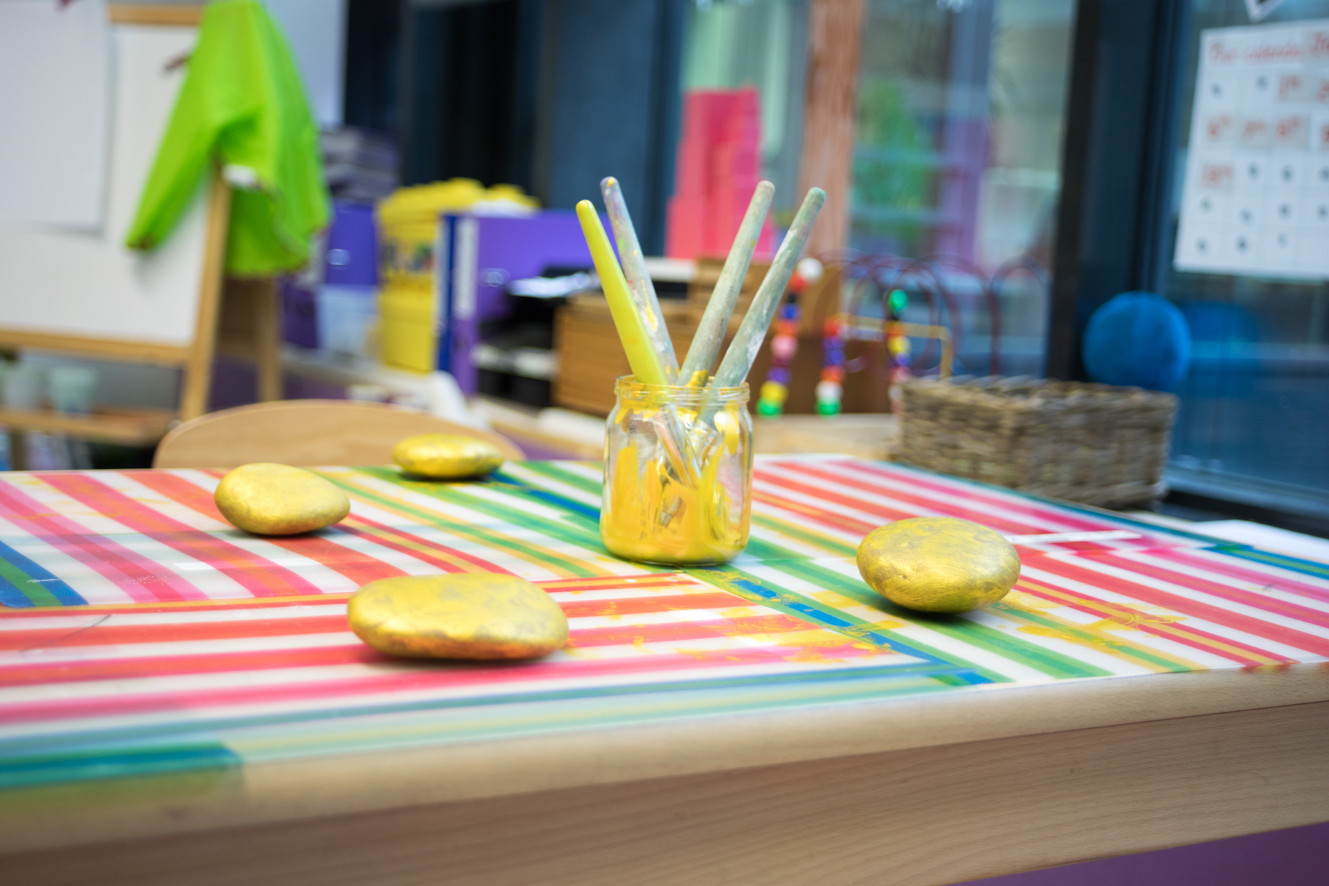 sunflower montessori crèche Luxembourg eagle art work painting