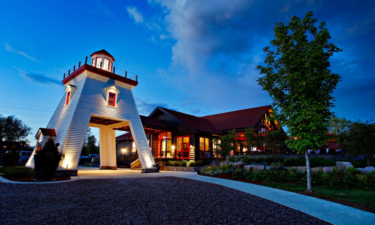 Killarney Mountain Lodge entrance.