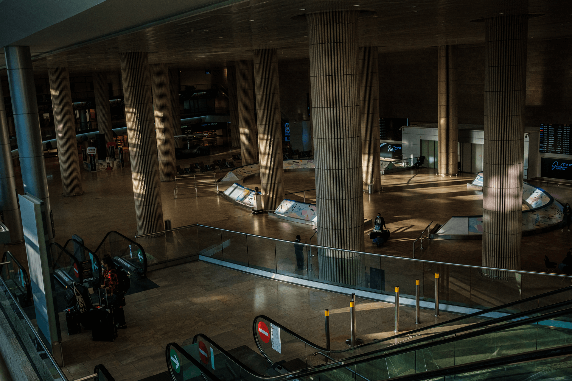 נתב"ג לפני שננעלו השמיים. צילום: ביא בר קלוש