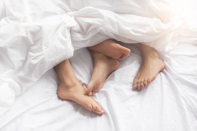Sốc, trụy tim suýt chết vì... chuyện ấy - 1