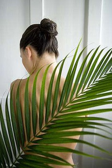 Tiết dịch sinh dục quá nhiều: Giàu vẫn mắc “cái eo” - 1