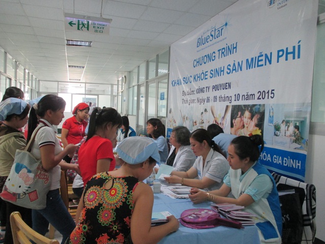 Buổi cung cấp dịch vụ lưu động khám SKSS cho công nhân nhà máy Pou Yuen