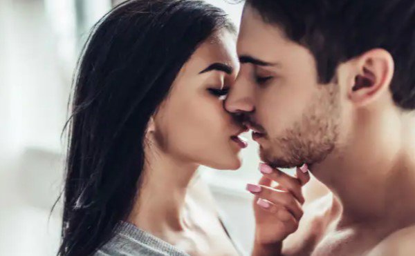 Bạn trai mới có “cậu nhỏ” quá dài, cô gái tưởng được lên mây ai ngờ phải cầu cứu - Ảnh 2.