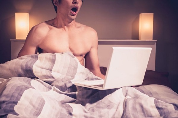 Phát hiện hành động 'bệnh hoạn' của chồng lúc 3 giờ sáng từ loạt âm thanh phát ra trong phòng tắm: 'Bóc' suy nghĩ thật sự của đàn ông - 1