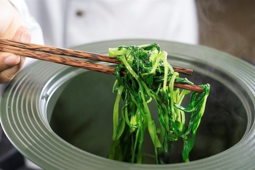 2 vợ chồng cùng nhập viện do ăn đồ thừa để qua đêm: Bác sĩ cảnh báo 4 món càng để lâu trong mùa hè càng dễ gây hại nội tạng - 2