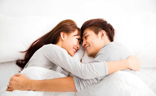 Nhiều cặp vợ chồng sợ 'đồ chơi' vì quá xa lạ, đừng để những lầm tưởng này phá tan đi vật cứu cánh cho 'chuyện giường chiếu'!