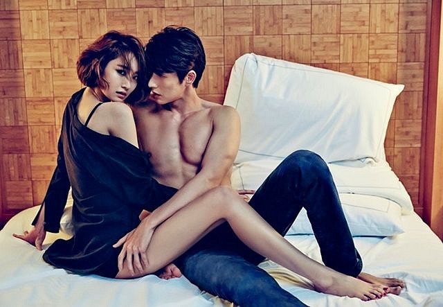 Cánh đàn ông đang rỉ tai nhau những điều khiến phụ nữ đi từ 'hưng phấn' đến 'bùng cháy' trong chuyện ấy, hãy xem bọn họ nói gì!