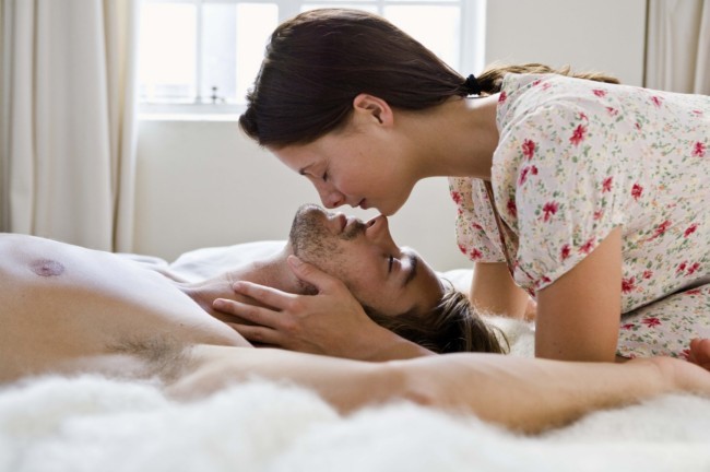 Chuyên gia mách nước 4 giai đoạn cần cho một 'cuộc yêu' hoàn hảo