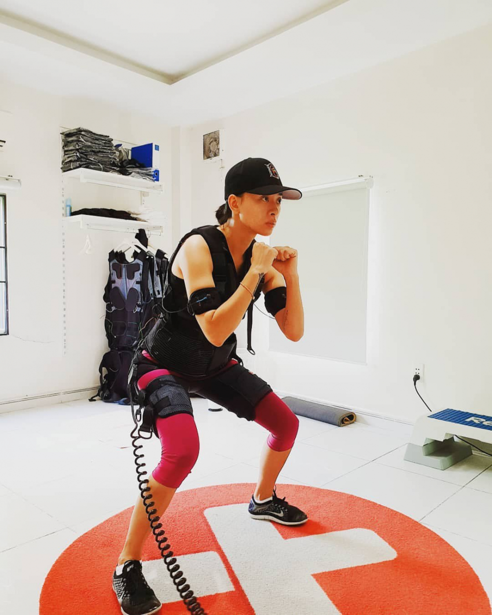 den-da-nu-nhu-ngo-thanh-van-van-phai-tap-gym-an-du-chat-de-chong-dich-61646412c6183d466409-1584075024-639-width1080height1350