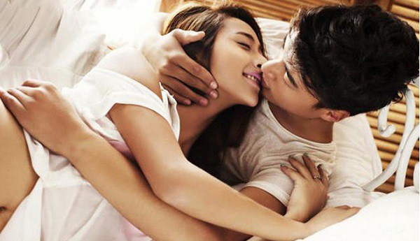 6 mẹo nhỏ ít người biết về chuyện gối chăn để biến anh chàng khô như ngói lại 'mê bạn như điếu đổ'