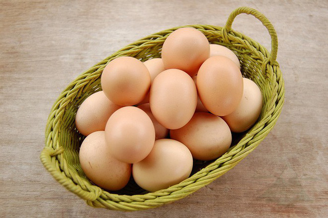 Trứng gà giàu chất đạm, ít cholesterol.