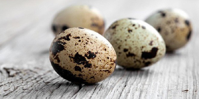 Trứng cút giàu vitamin A, sắt, folate.