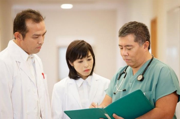Tiến sĩ, bác sĩ Daisuke Tachikawa dành nhiều thời gian nghiên cứu, thực nghiệm khoa học