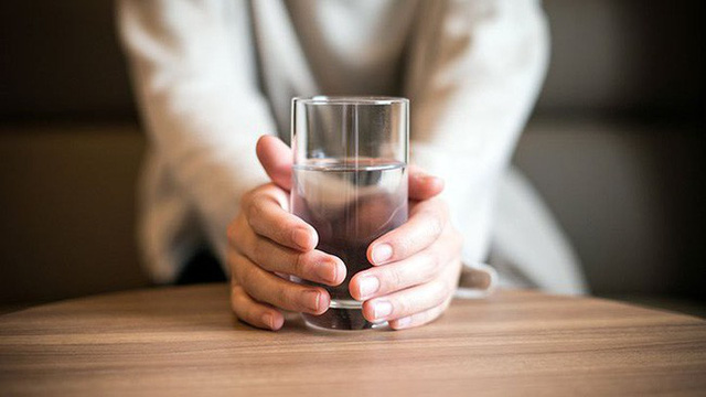 Uống nhiều nước có tác dụng làm sạch hệ thống tiết niệu của bạn, tương tự như vậy, nước ép nam việt quất còn có công dụng tăng tốc độ phục hồi và ngăn ngừa nhiễm trùng đường tiết niệu trong tương lai.