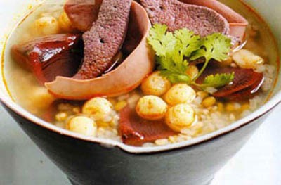 Bầu dục hầm khiếm thực trị chứng tiểu đêm