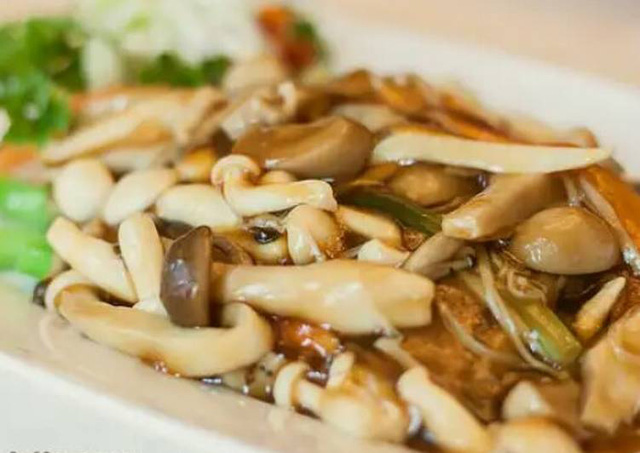 Từ vụ suýt mù mắt vì ăn rau để qua đêm, chuyên gia cảnh báo những món rau ăn thừa tuyệt đối không tận dụng lại - Ảnh 6.