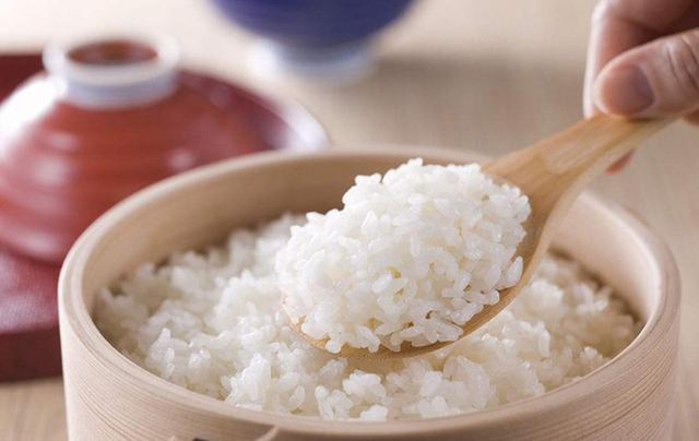 Duy trì thói quen này khi nấu cơm, không những chất dinh dưỡng quý giá bị mất hết mà khả năng gây ung thư lại cực kỳ cao - Ảnh 1.