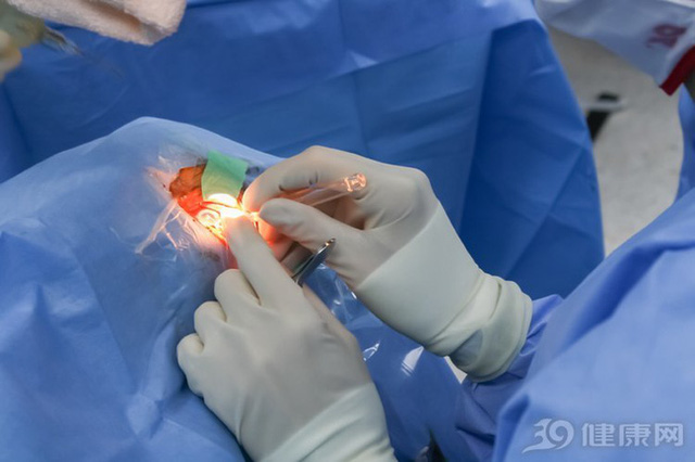 Cô gái 22 tuổi sảy thai 2 lần liên tiếp rồi đột ngột được chẩn đoán ung thư, bác sĩ cảnh báo chị em thuộc 3 nhóm dưới đây cần đi khám sớm - Ảnh 2.