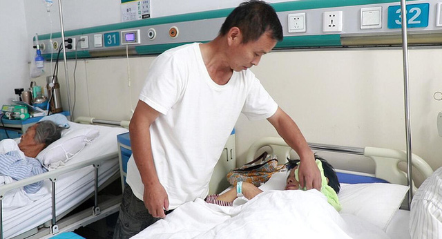 Một vật quen thuộc trong bếp đã khiến hai vợ chồng bị ung thư gan: Hãy kiểm tra vật dụng đó trong nhà bạn, có vấn đề thì bỏ đi ngay - Ảnh 1.