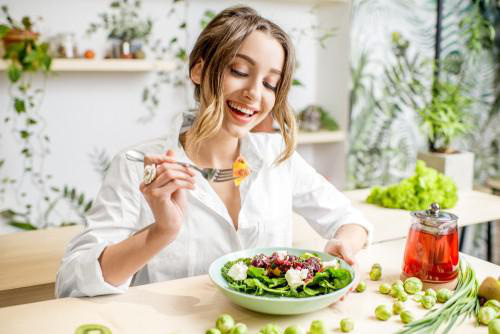 Ăn mặn giết cơ thể nhanh hơn mắc ung thư, biết mà dừng kẻo ân hận mấy cũng muộn - Ảnh 1.