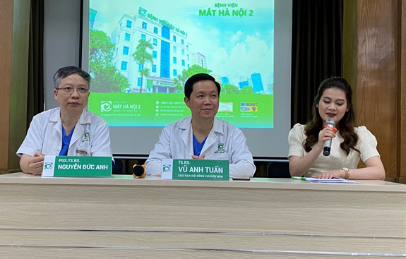 Trẻ lác mắt, sụp mi, không chỉ là chuyện thẩm mỹ - Ảnh 1.