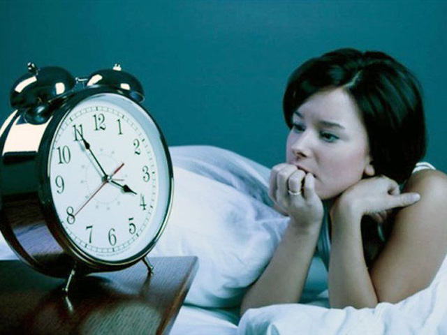 Giật mình vì cân nặng tăng khủng khiếp, chuyên gia chỉ rõ không phải do ăn nhiều mà đây mới là thủ phạm giấu mặt khiến bạn tăng cân - Ảnh 2.