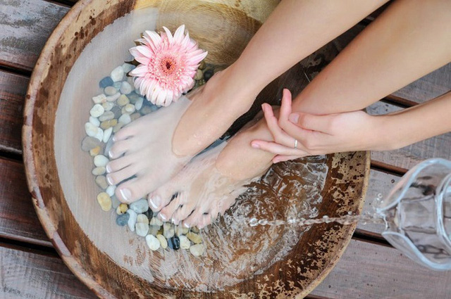 Trên cơ thể phụ nữ xuất hiện 3 loại mùi, có thể đó là dấu hiệu chứng tỏ tử cung đang dần “suy yếu” - Ảnh 4.