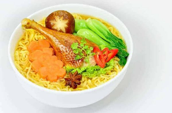 Ăn mì tôm với các thực phẩm này bạn hết hẳn nỗi lo bị nóng trong người - Ảnh 3.