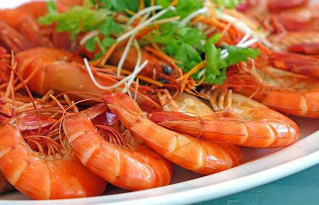 5 sai lầm khi ăn tôm khiến món ăn bổ dưỡng có thể thành độc dược - Ảnh 1.
