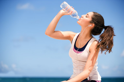 Nước không chỉ để uống, nó còn có nhưng lợi ích khiến bạn hoàn toàn bất ngờ - Ảnh 2.