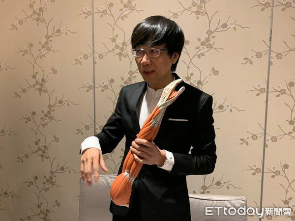 Sau 7 đêm làm hành động tình cảm này với vợ, người chồng phải vội vã tới bệnh viện - Ảnh 3.