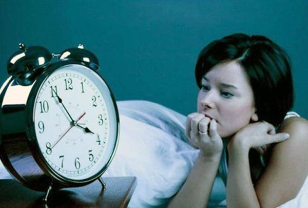 Danh sách đen các món cực độc, cấm ăn trước khi ngủ - Ảnh 1.