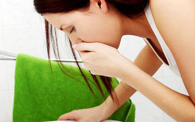 Nếu xuất hiện những dấu hiệu này sau ăn bạn cần đi khám dạ dày gấp - Ảnh 1.