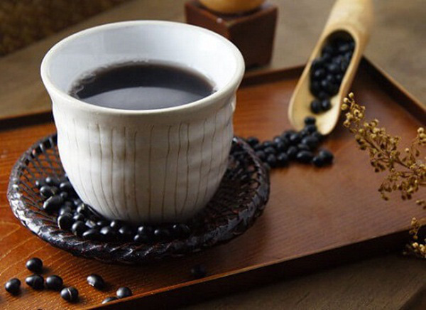 Uống nước đậu đen rất tốt nhưng nếu làm thêm 1 bước “đặc biệt” này khi nấu, bạn sẽ thấy sức khỏe thay đổi ngoạn mục trong thời gian ngắn - Ảnh 6.