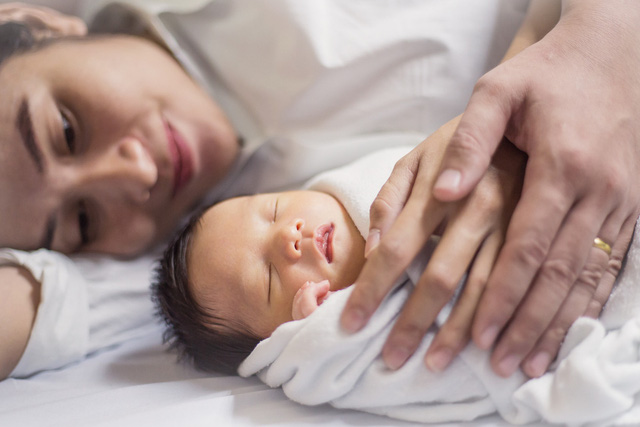 Con mới sinh quấy khóc: Nỗi lo âu xen lẫn ám ảnh của các bà mẹ - Ảnh 1.