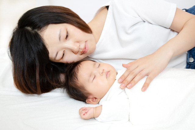 Con mới sinh quấy khóc: Nỗi lo âu xen lẫn ám ảnh của các bà mẹ - Ảnh 3.