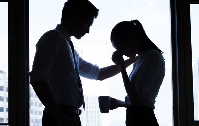 Vợ ngoại tình với cấp trên, chồng làm điều không ai ngờ tới khiến mọi người đều bàng hoàng nhưng lạnh người nhất là phản ứng của người vợ