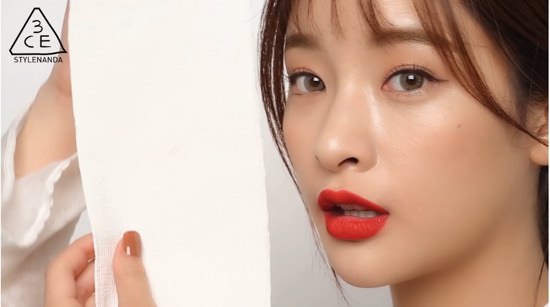 Chất son 3ce liquid lip color rất đẹp, không bị trôi khi ăn uống