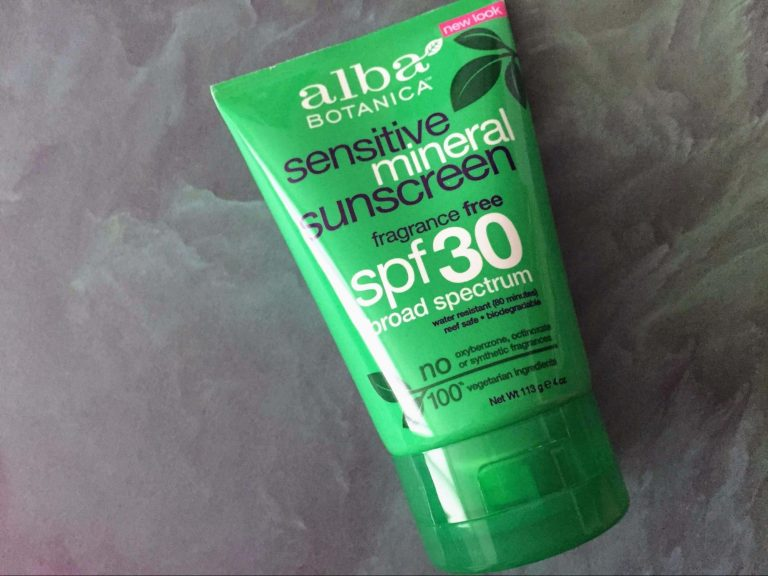 Kem chống nắng Alba Botanica Sensitive Mineral Sunscreen SPF 30