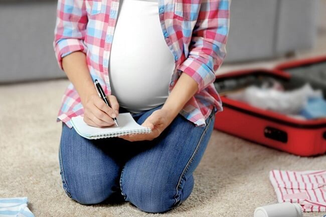 Thời điểm mẹ bầu cần chuẩn bị đồ đi sinh