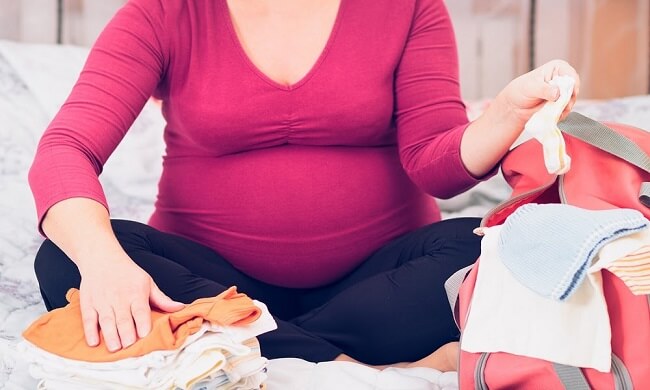 Giỏ đồ đi sinh cần những gì?