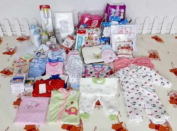 Quần áo dành cho bé sơ sinh