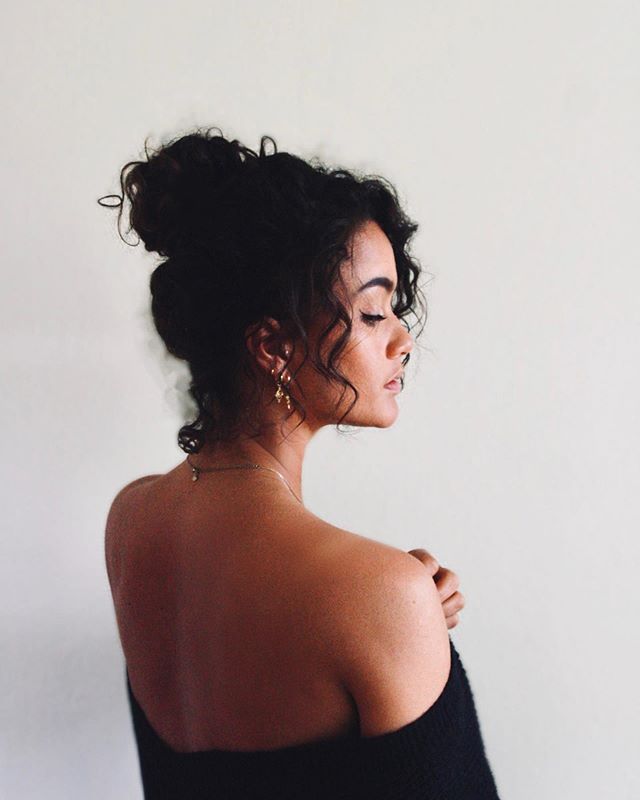 how to style short wavy hair